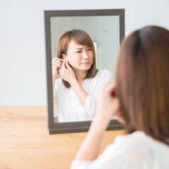 ピアスが埋まった時の対処法は？埋まる原因と予防策も併せて解説