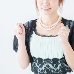 お呼ばれの結婚式で避けたいアクセサリーとは?NGなものをご紹介