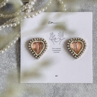 淡く透ける桜ピンクのハートガラス ピアス/イヤリング