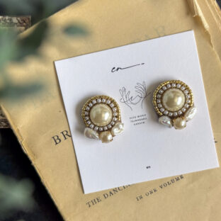 ヴィンテージビジューと大粒パールのクラシカルピアス/イヤリング