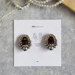 ドイツヴィンテージ 琥珀カボションの華やかピアス/イヤリング