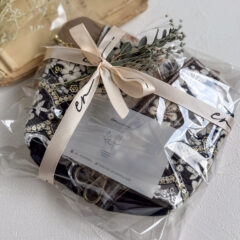 大人のためのインド刺繍ポーチ3点セット｜プチギフトや自分へのご褒美に｜ヴィンテージチャーム付き