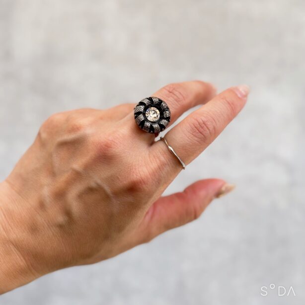 ドイツ製ヴィンテージガラスのリング｜13号・本ロジウム